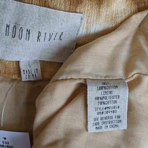 Moon River Blouse V-Neck Lace Up Tie Dye Long Sleeve Bell Cuffs Camel M NWT - Picture 15 of 15